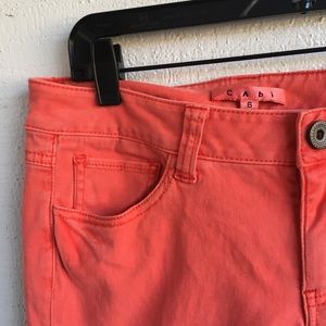 Size 6 CAbi skinny jeans melon color EUC
